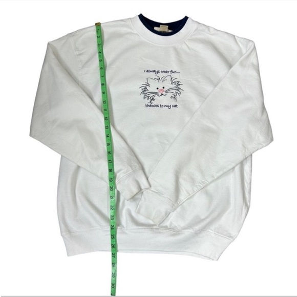 I always wear fur thanks to my cat vintage sweatshirt - Picture 7 of 13